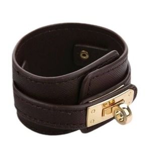 DESIGNER FASHION CUFF BRACELET IN VEGAN LEATHER